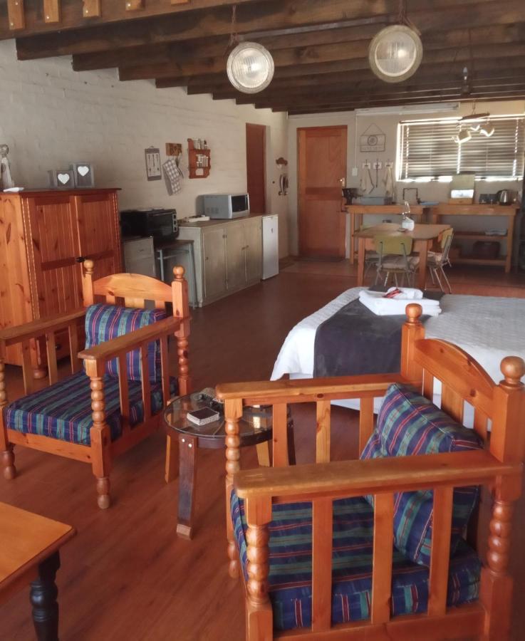 Pureplaas Self Catering Volmoed Oudtshoorn Klein Karoo Apartment Bagian luar foto